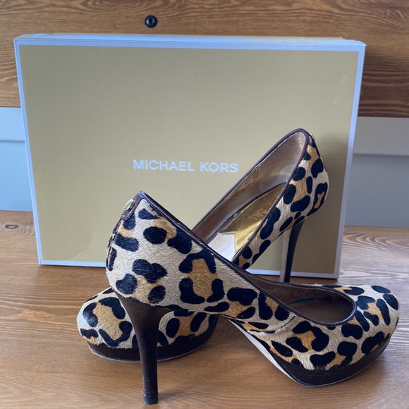 Michael Kors shoes - Picture 2 of 3